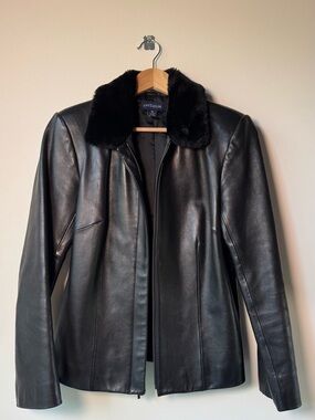 ANN TAYLOR - Vintage 100% Genuine Leather Jacket with Faux Fur Collar Black